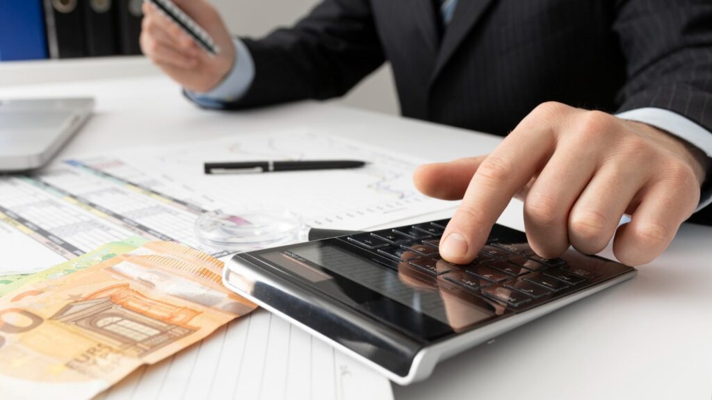 How to Hire IT Consultants in 2024? 3 IT Consultants salary