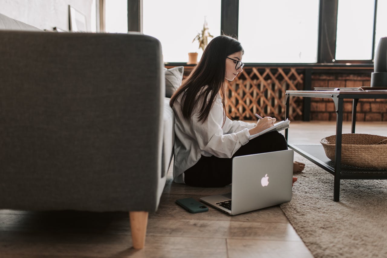 Remote Software Support Jobs: The Good & the Bad in 2024 1 Remote Software Support Jobs